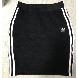 アディダス(adidas)のアディダス　スカート　adidas(ひざ丈スカート)