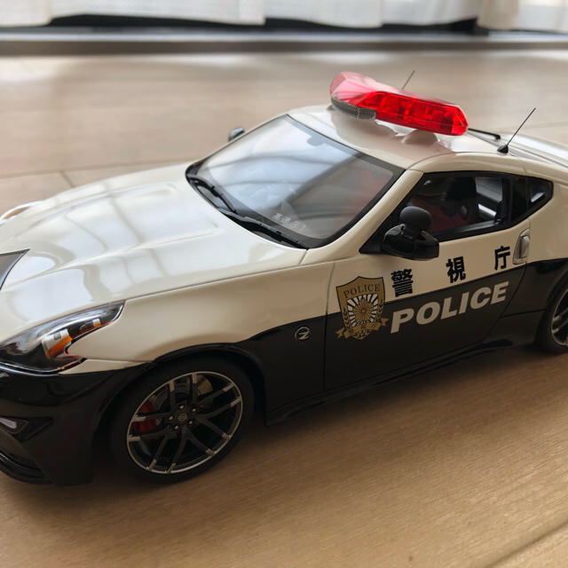 RAI’Sレイズ 1/18フェアレディZ nismo 警視庁高速道路交通警察隊 エンタメ/ホビーのおもちゃ/ぬいぐるみ(ミニカー)の商品写真