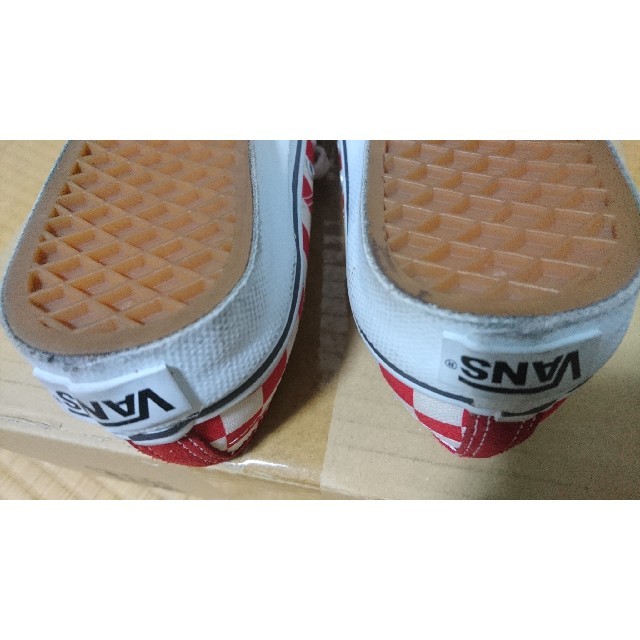 VANS(ヴァンズ)のVANS  チェッカー柄  赤白  8インチ表記  美中古 メンズの靴/シューズ(スニーカー)の商品写真