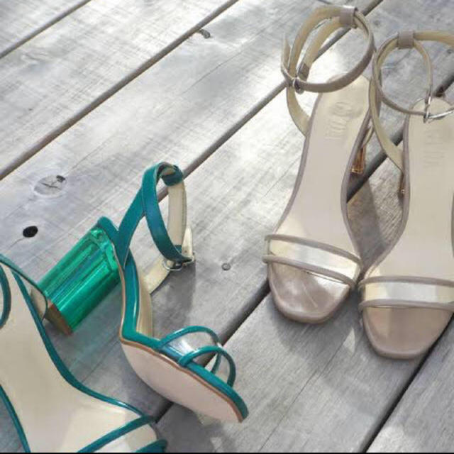 GYDA(ジェイダ)のGYDA クリアワイドヒールサンダル レディースの靴/シューズ(サンダル)の商品写真