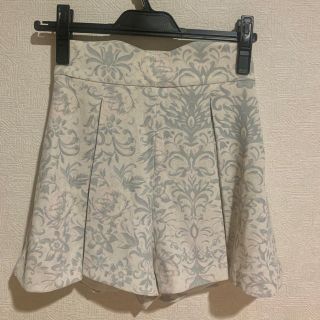 リリーブラウン(Lily Brown)の18日23時まで限定出品★リリーブラウン★ダマスク柄　キュロット★一回使用(キュロット)