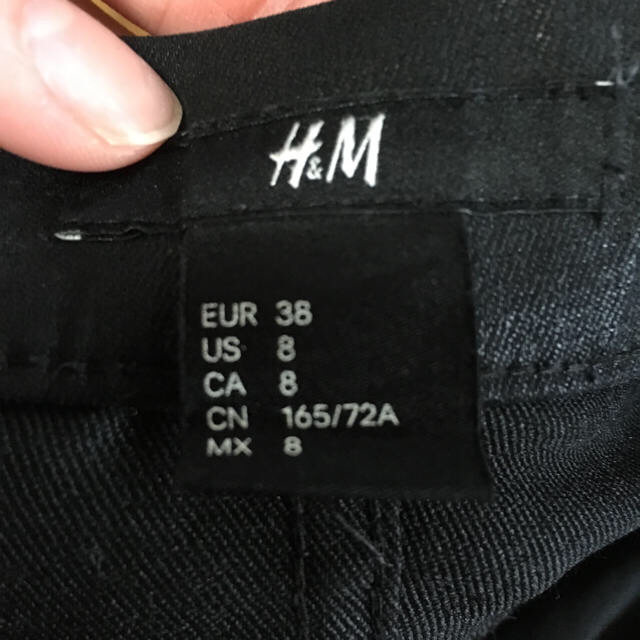 H&M(エイチアンドエム)の激安黒スキニー レディースのパンツ(スキニーパンツ)の商品写真
