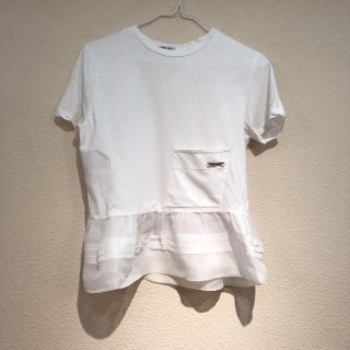 ミュウミュウ(miumiu)のmiumiu Tシャツ　カットソー　白(Tシャツ(半袖/袖なし))