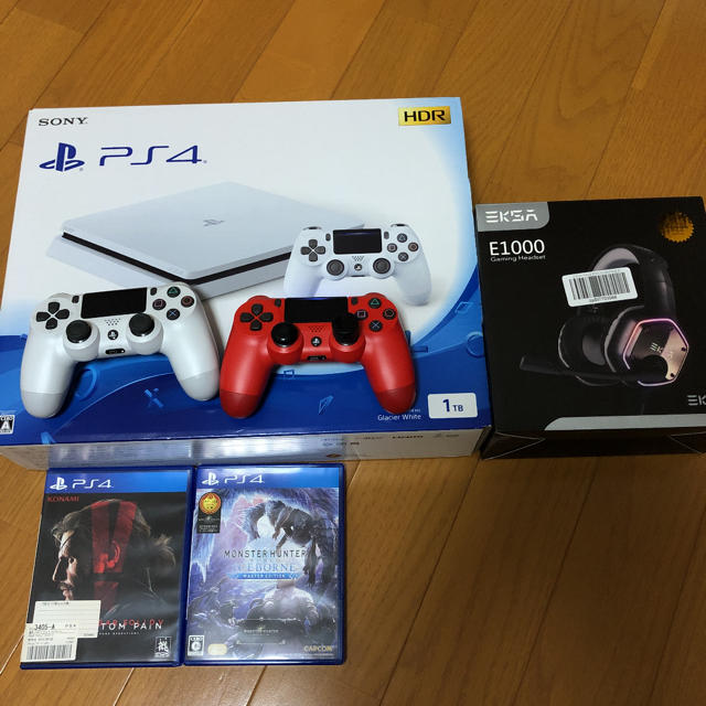 PlayStation4(プレイステーション4)のSONY PlayStation4 CUH-2200BB02 エンタメ/ホビーのゲームソフト/ゲーム機本体(家庭用ゲーム機本体)の商品写真