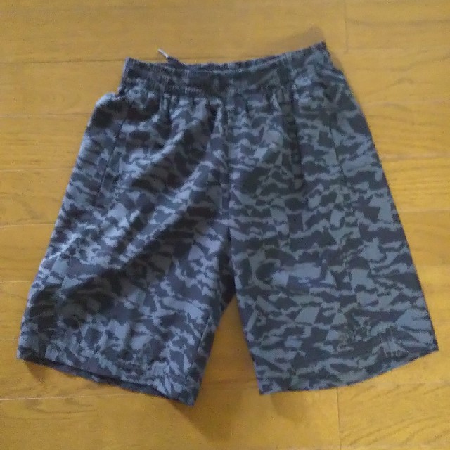 adidas(アディダス)のアディダス CLIMALITE 150サイズ カモフラ柄 ハーフパンツ キッズ/ベビー/マタニティのキッズ服男の子用(90cm~)(パンツ/スパッツ)の商品写真