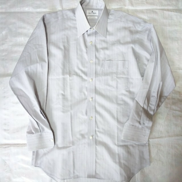 Courreges(クレージュ)のcourreges☆☆☆グレー×白のストラップ柄Yシャツ メンズのトップス(シャツ)の商品写真
