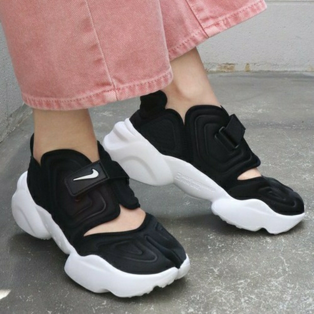 ピンク・ブルー NIKE アクアリフト25センチ 黒 - 通販 - dhriiti.com
