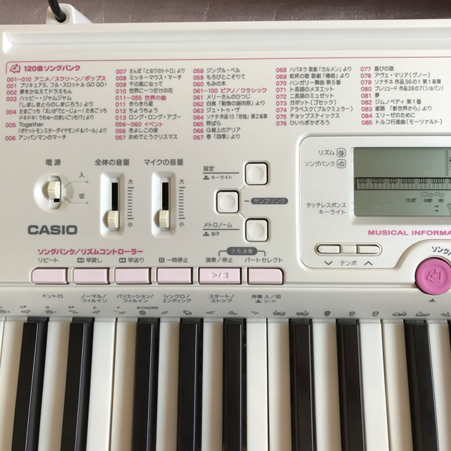 CASIO(カシオ)のカシオ  CASIO  光ナビゲーション キーボード  61鍵盤 楽器の鍵盤楽器(キーボード/シンセサイザー)の商品写真