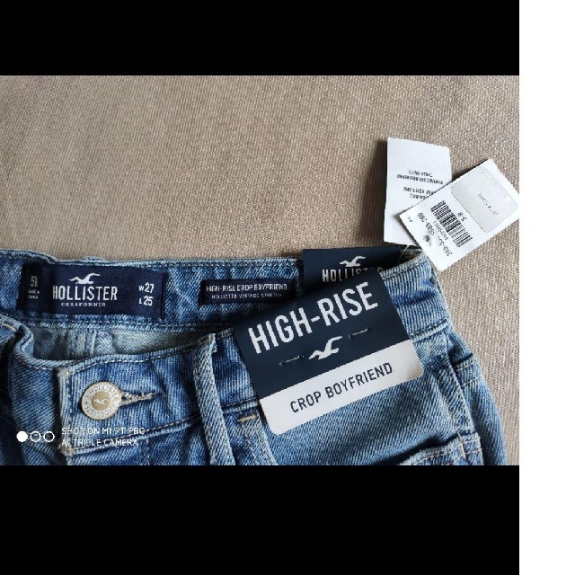 Hollister(ホリスター)の【HOLLISTER】HIGH RISE CROP BOYFRIEND レディースのパンツ(デニム/ジーンズ)の商品写真