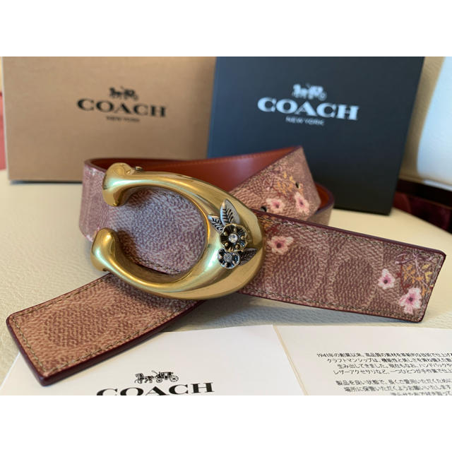 COACH(コーチ)の34,560円新品COACH フローラルプリントシグネチャーリバーシブルベルト レディースのファッション小物(ベルト)の商品写真