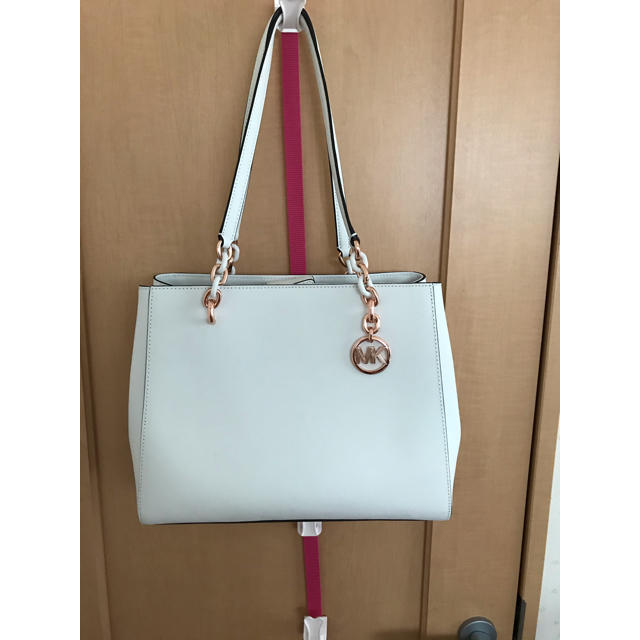 素材⭐︎日本未発売　レア⭐︎michael Kors sofia ラージトート