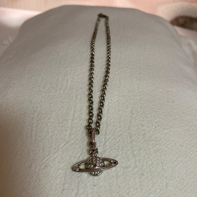 Vivienne Westwood(ヴィヴィアンウエストウッド)のミニバスレリーフ　ネックレス　シルバー　 レディースのアクセサリー(ネックレス)の商品写真