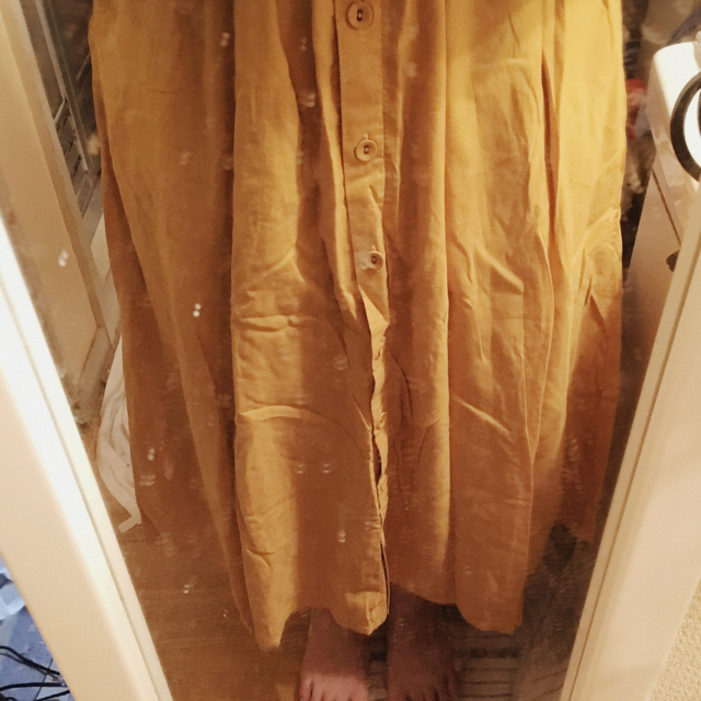 AS KNOW AS(アズノウアズ)のイエロー ロングスカート レディースのスカート(ロングスカート)の商品写真