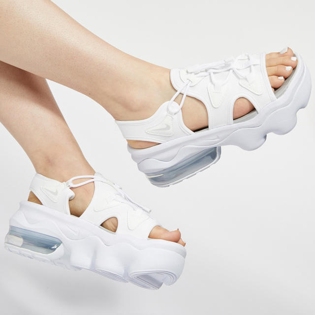 人気カラーの NIKE - エアマックスココ 24cm タグ付未使用 ナイキ