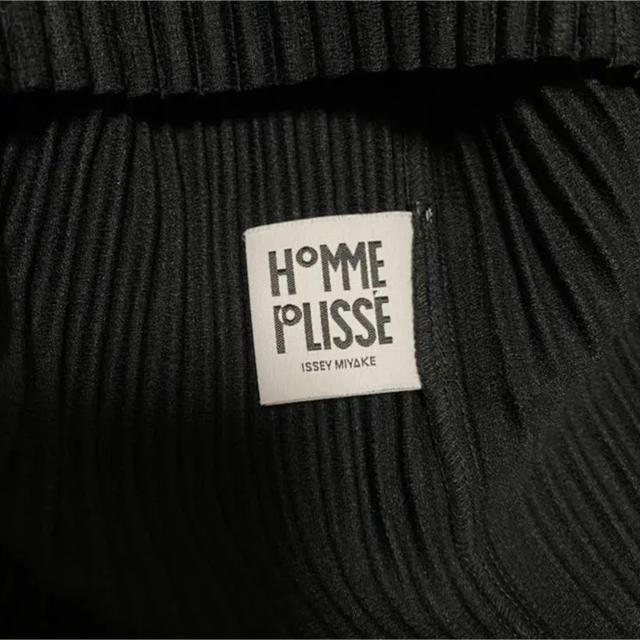 PLEATS PLEASE ISSEY MIYAKE(プリーツプリーズイッセイミヤケ)のISSEY MIYAKE HOMME PLISSE BASICS Tee 黒 3 メンズのトップス(Tシャツ/カットソー(七分/長袖))の商品写真