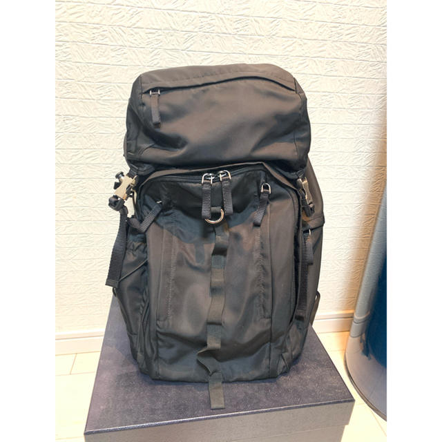 日本未発売】 PRADA - レザー リュック v136 プラダ vz0056 バッグ ...