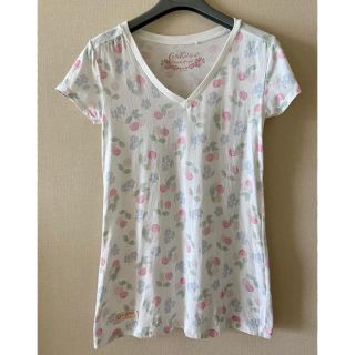 キャスキッドソン(Cath Kidston)の　キャスキッドソン　ユニクロ  チェリー Vネック Tシャツ M(Tシャツ(半袖/袖なし))