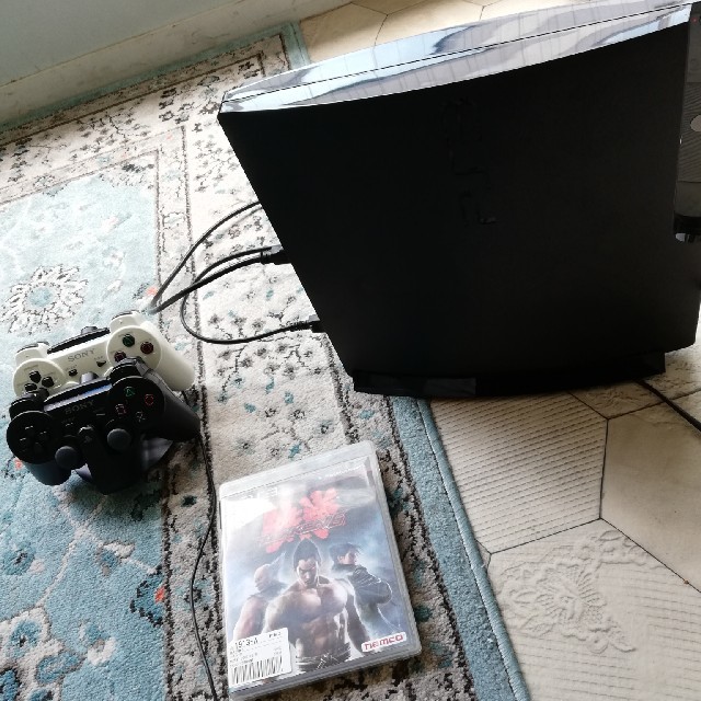 PS3 コントローラー2個、ソフト付き家庭用ゲーム機本体