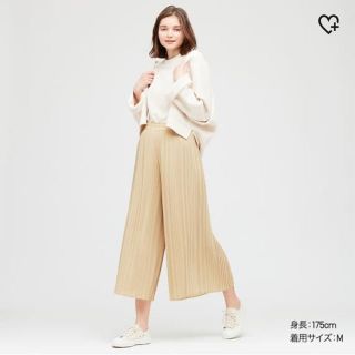 ユニクロ(UNIQLO)のシフォンプリーツスカートパンツ(その他)