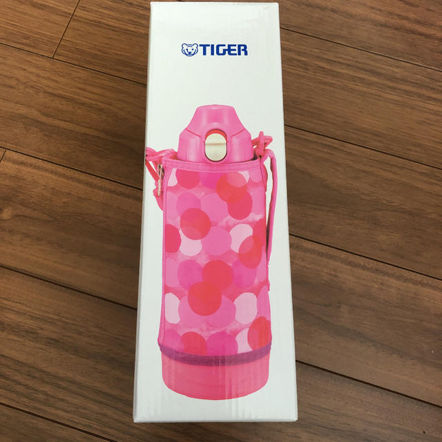 TIGER(タイガー)のTIGER ステンレス製 保温保冷ボトル 800ミリ キッズ/ベビー/マタニティの授乳/お食事用品(水筒)の商品写真