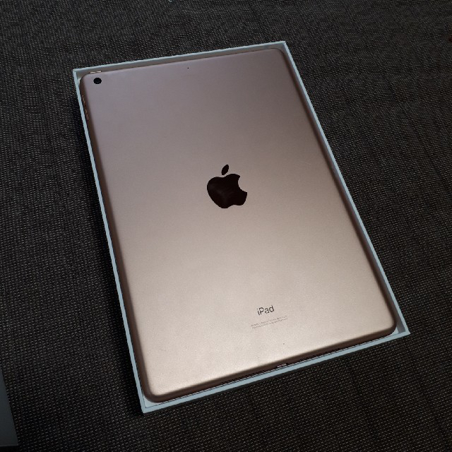 iPad(アイパッド)のiPad 10.2 第7世代(本体.カバー.箱.液晶フィルム.保証) スマホ/家電/カメラのPC/タブレット(タブレット)の商品写真