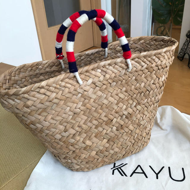 Ron Herman(ロンハーマン)の【美品】KAYU★カユ　ポンポン付きカゴバッグ レディースのバッグ(かごバッグ/ストローバッグ)の商品写真