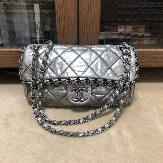 最大12%OFFクーポン CHANEL - 17番台 シルバー チェーンショルダー メタリック マトラッセ シャネル 極美品 ショルダーバッグ