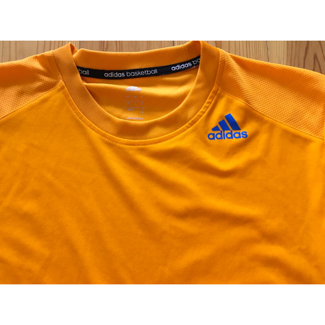 adidas(アディダス)のadidas アディダス★Tシャツ★オレンジ★サッカー・バスケットボール スポーツ/アウトドアのサッカー/フットサル(ウェア)の商品写真