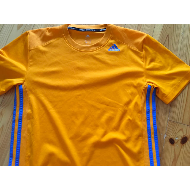 adidas(アディダス)のadidas アディダス★Tシャツ★オレンジ★サッカー・バスケットボール スポーツ/アウトドアのサッカー/フットサル(ウェア)の商品写真