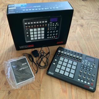 AKAI MPD32 超美品(MIDIコントローラー)