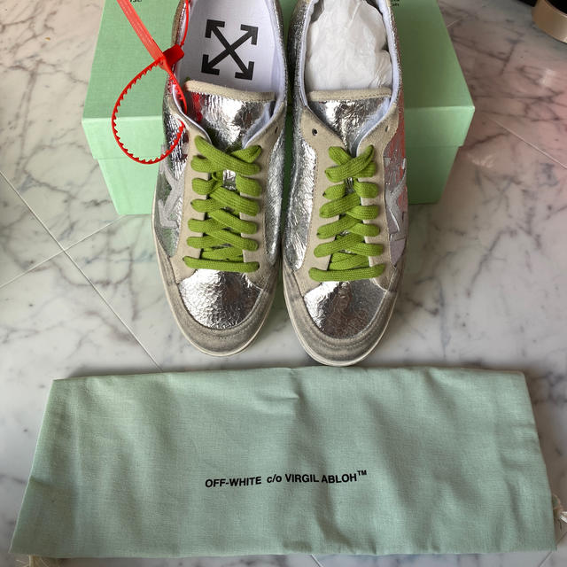 OFF-WHITE(オフホワイト)のOff-White オフホワイト シルバー スニーカー  43 28cm メンズの靴/シューズ(スニーカー)の商品写真