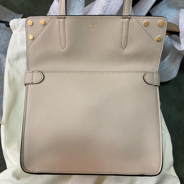 ケンゾー【値下げしました】新品フェンディFENDI FLIP 8BT306トートバック