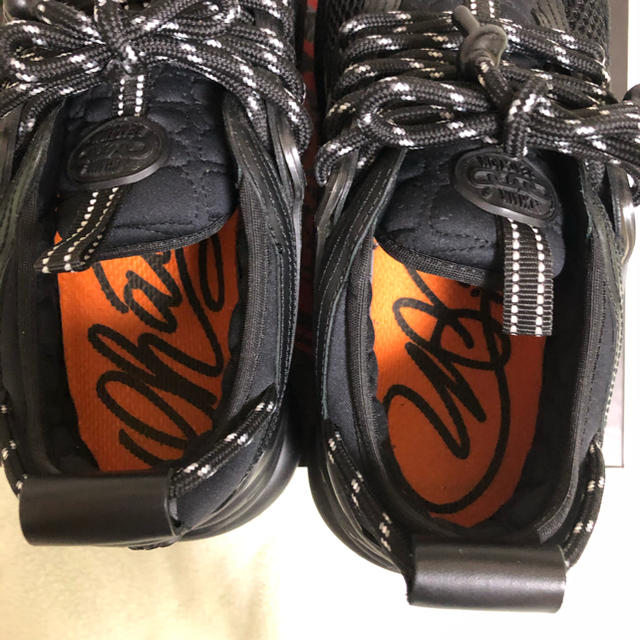 VERSACE(ヴェルサーチ)のヴェルサーチ　チェーンリアクション　黒　ブラック メンズの靴/シューズ(スニーカー)の商品写真