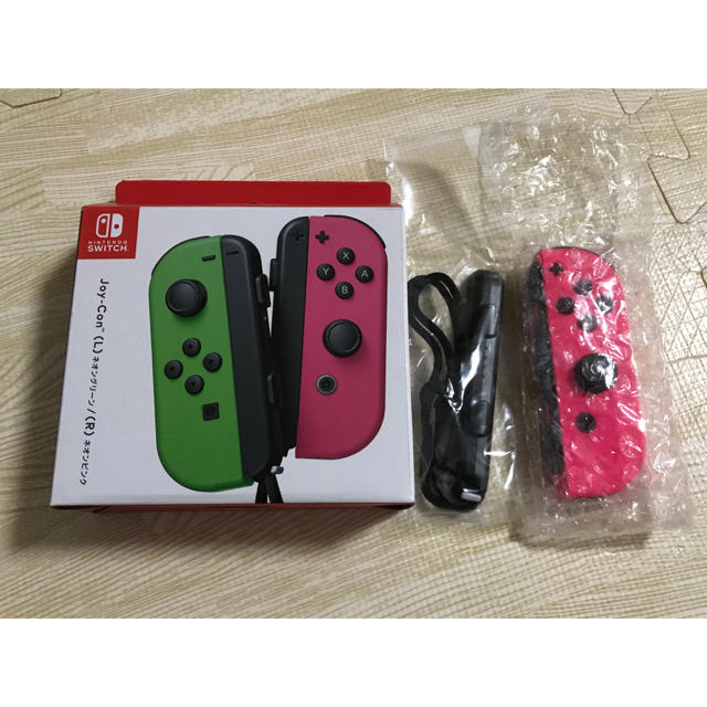 Nintendo Switch(ニンテンドースイッチ)の【新品】ジョイコン　Joy-Con 右　ネオンピンク　ニンテンドースイッチ エンタメ/ホビーのゲームソフト/ゲーム機本体(その他)の商品写真