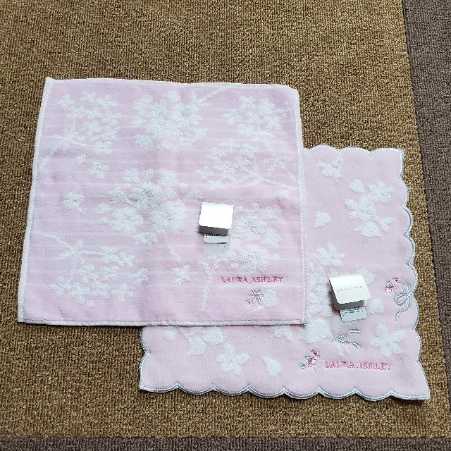 LAURA ASHLEY(ローラアシュレイ)の*タオルハンカチ* レディースのファッション小物(ハンカチ)の商品写真