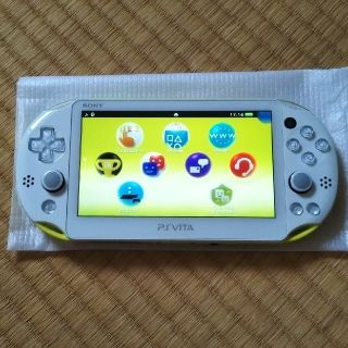 PlayStation Vita - PS Vita PCH-2000 WiFi型 ライムグリーン/ホワイト