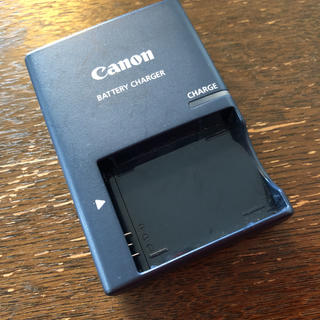 キヤノン(Canon)のキヤノン　バッテリーチャージャー CB-2LX(バッテリー/充電器)