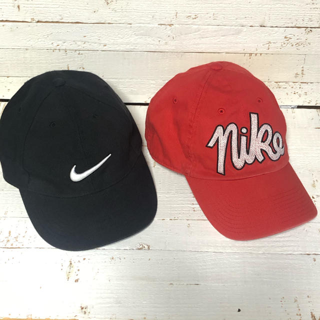 NIKE(ナイキ)のNIKE キャップ キッズサイズ 2個セット キッズ/ベビー/マタニティのこども用ファッション小物(帽子)の商品写真