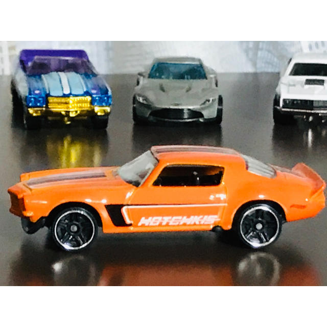 Chevrolet(シボレー)のホットウィール  カマロ エンタメ/ホビーのおもちゃ/ぬいぐるみ(ミニカー)の商品写真