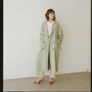 ビューティアンドユースユナイテッドアローズ(BEAUTY&YOUTH UNITED ARROWS)のCLANE バックフリルトレンチコート　ミント　大人気　完売品(トレンチコート)