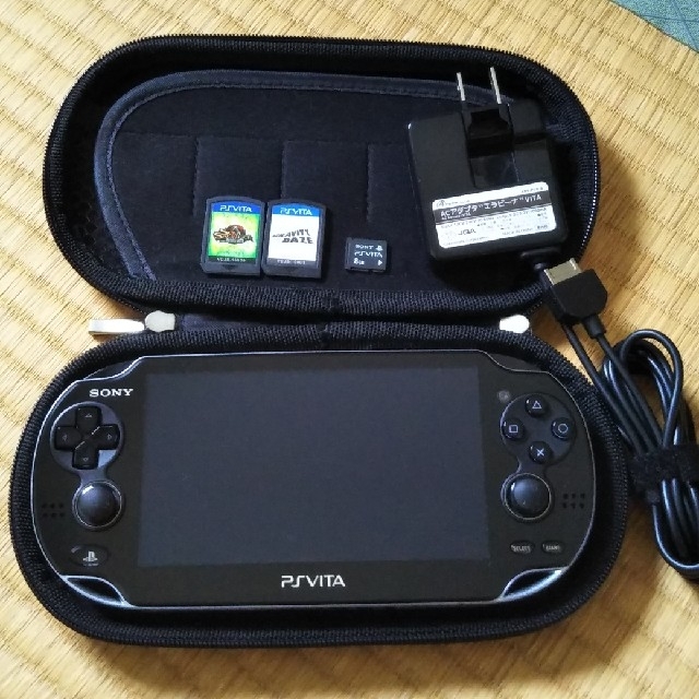 PSVITA PCH-1100 3G/Wi-Fiモデル ブラック 32GBカード