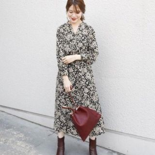 シップスフォーウィメン(SHIPS for women)の試着のみ！SHIPS フラワー プリント ロング スリーブ Vネック ワンピース(ロングワンピース/マキシワンピース)