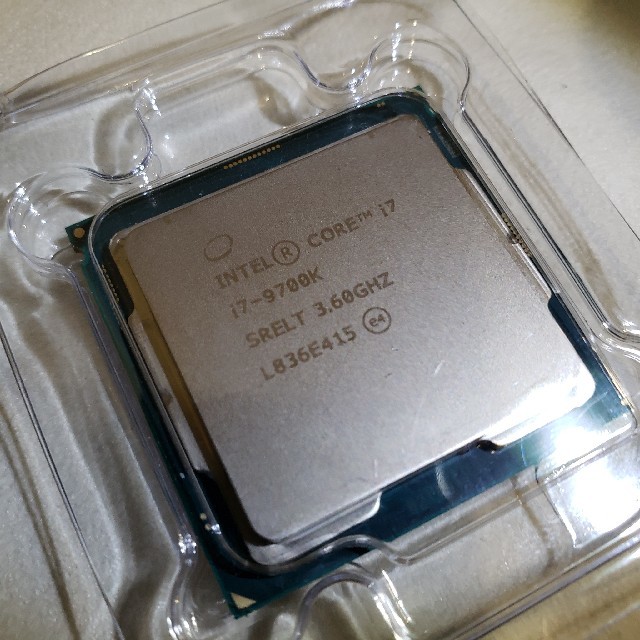 Intel Core i7 9700k / 3.6GHz