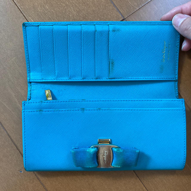 Salvatore Ferragamo(サルヴァトーレフェラガモ)のFerragamo 財布 レディースのファッション小物(財布)の商品写真