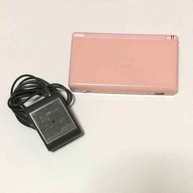 ニンテンドーDS(ニンテンドーDS)のDS Lite ピンク エンタメ/ホビーのゲームソフト/ゲーム機本体(携帯用ゲーム機本体)の商品写真