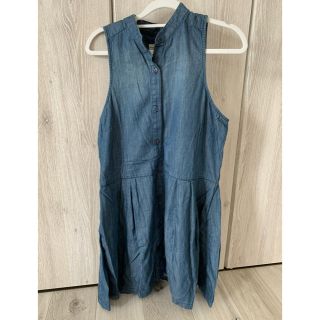 ビーシービージーマックスアズリア(BCBGMAXAZRIA)の値下げ！美品！ノースリーブデニムワンピース(ひざ丈ワンピース)