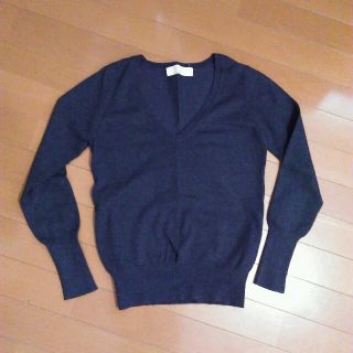 ザラ(ZARA)のzara Ｖネックチャコールグレーニット(ニット/セーター)