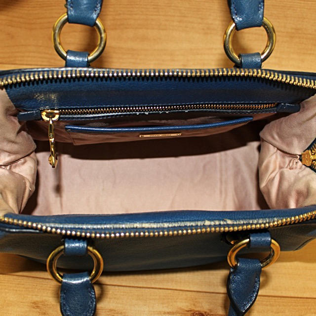 miumiu(ミュウミュウ)の正規品【美品】miumiu  マドラス 2wayバッグ  レディースのバッグ(ハンドバッグ)の商品写真