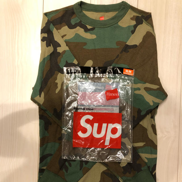 Supreme(シュプリーム)のステッカー付きsupreme hanes thermal camo crew メンズのトップス(Tシャツ/カットソー(七分/長袖))の商品写真