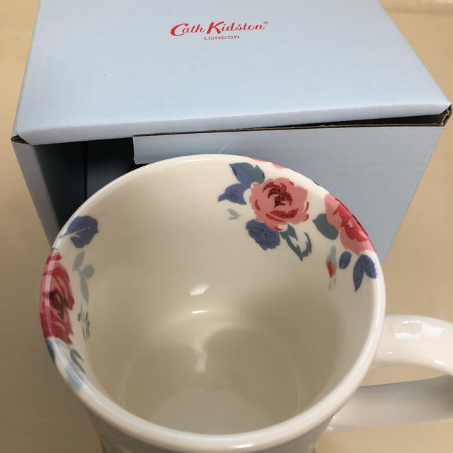 Cath Kidston(キャスキッドソン)のキャスキッドソン 新作　マグカップ インテリア/住まい/日用品のキッチン/食器(グラス/カップ)の商品写真